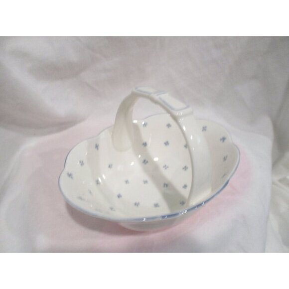 Porcelian candy Basket with little blue flowers, Nikko Japan - Picture 5 of 6